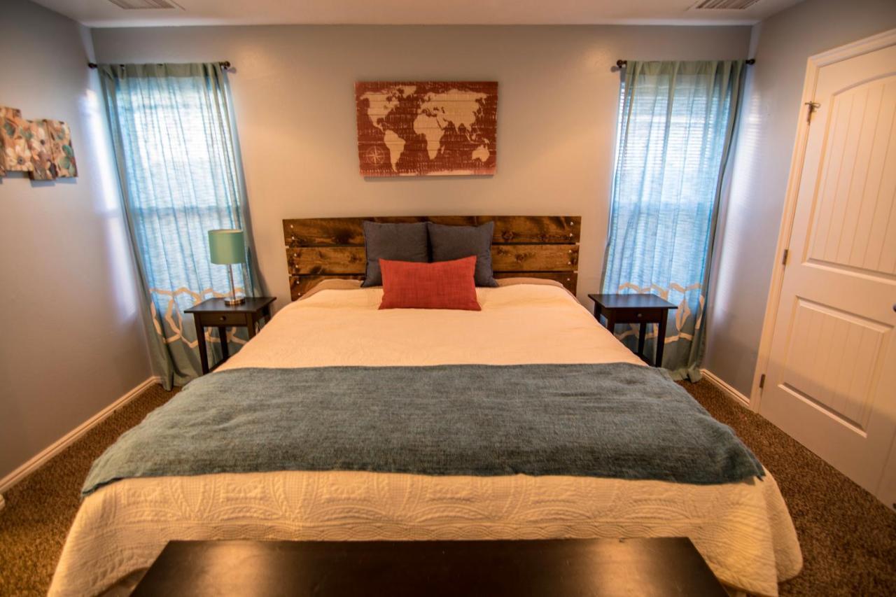 Lone Rock Retreat - 3-Bedroom Near Lake Powell Page Eksteriør billede
